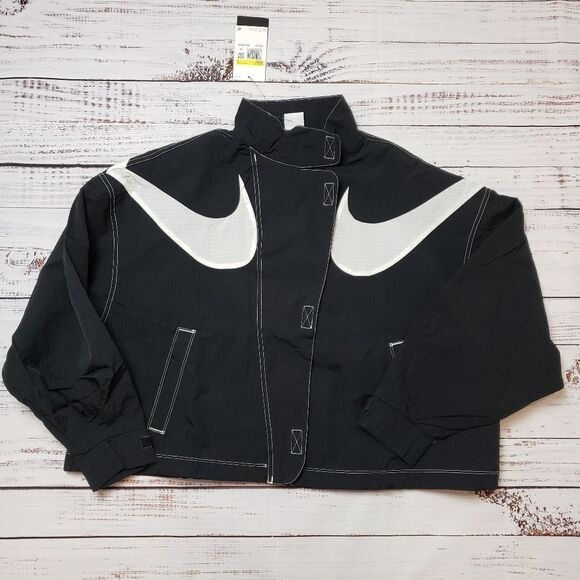 NIKE NEW Women’s Sportswear Swoosh Repel Woven Oversized Jacket NWT DR6132-010 - Picture 1 of 15